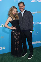 Amanda Seyfried Longsleeve T-shirt #3180531