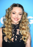 Amanda Seyfried Longsleeve T-shirt #3180549