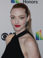 Amanda Seyfried Longsleeve T-shirt #3719256