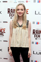 Amanda Seyfried longsleeve t-shirt #3767645