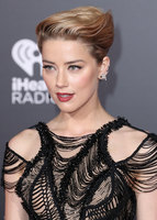 Amber Heard Longsleeve T-shirt #2841550