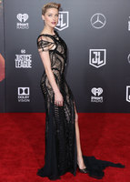 Amber Heard Sweatshirt #2841578