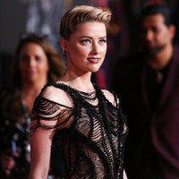 Amber Heard Sweatshirt #2842355