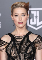 Amber Heard Sweatshirt #2842462
