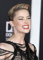 Amber Heard Sweatshirt #2901543