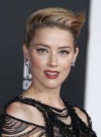 Amber Heard Longsleeve T-shirt #2901670
