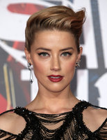 Amber Heard Longsleeve T-shirt #2902037