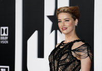 Amber Heard Longsleeve T-shirt #2902085
