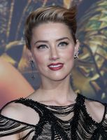 Amber Heard Sweatshirt #2902349