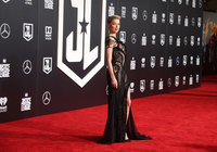 Amber Heard Sweatshirt #2902952