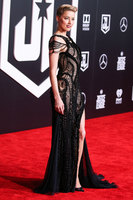 Amber Heard Sweatshirt #2902969