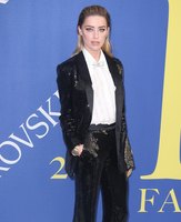 Amber Heard Longsleeve T-shirt #3312813