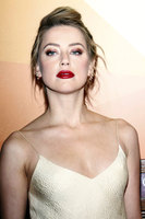 Amber Heard Longsleeve T-shirt #3715641
