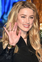 Amber Heard Longsleeve T-shirt #3715897