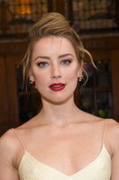 Amber Heard Sweatshirt #3778340