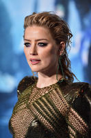 Amber Heard Longsleeve T-shirt #3778745