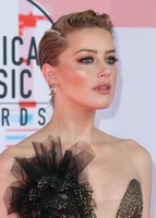 Amber Heard Longsleeve T-shirt #3778747