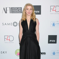 Amber Heard Sweatshirt #3779011