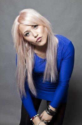 Amelia Lily Poster 2008121