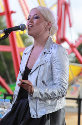 Amelia Lily Poster 2790005