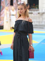 Amelia Windsor Longsleeve T-shirt #3264444
