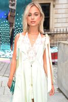 Amelia Windsor mug #G2459159