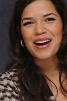 America Ferrera Sweatshirt #2291184