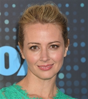 Amy Acker Longsleeve T-shirt #3025113