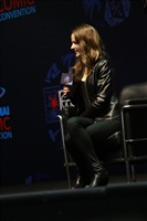Amy Acker Longsleeve T-shirt #3025399
