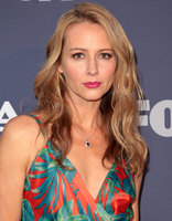 Amy Acker Longsleeve T-shirt #3772382