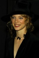 Amy Smart t-shirt #1280417