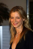 Amy Smart t-shirt #1280418
