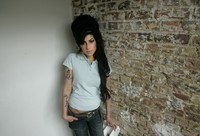 Amy Winehouse Longsleeve T-shirt #2020356