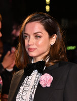 Ana De Armas Longsleeve T-shirt #3897753