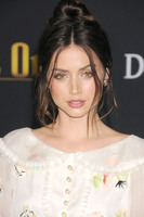 Ana De Armas Longsleeve T-shirt #3918587