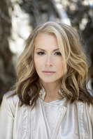 Anastacia Longsleeve T-shirt #2375864