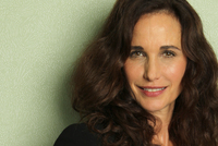 Andie MacDowell t-shirt #2327230