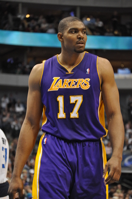 Andrew Bynum tote bag