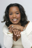Angela Bassett Longsleeve T-shirt #2276041