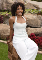 Angela Bassett Longsleeve T-shirt #2318589