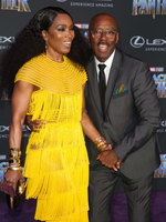Angela Bassett magic mug #G1209947