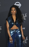 Angela Bassett Longsleeve T-shirt #3113768