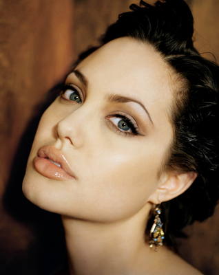 Angelina Jolie puzzle 2070490