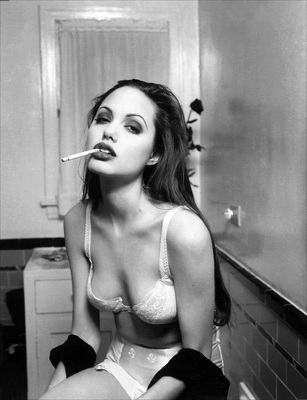 Angelina Jolie Poster 2070637