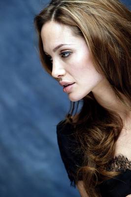 Angelina Jolie Poster 2070745