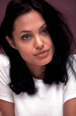 Angelina Jolie Poster 2232054