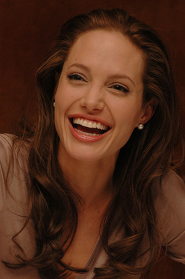 Angelina Jolie Poster 2232120