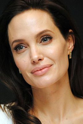 Angelina Jolie Poster 2458164