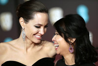 Angelina Jolie Sweatshirt #3061040