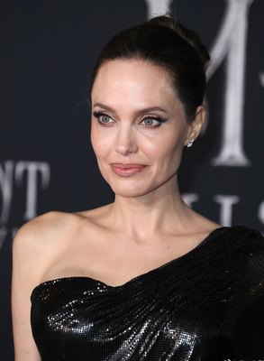 Angelina Jolie tote bag #G2500636